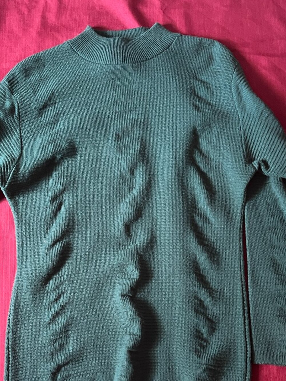 Vintage Dark green Ribbed knitted Ligh weigh sweaterFor Women Size M crew neck